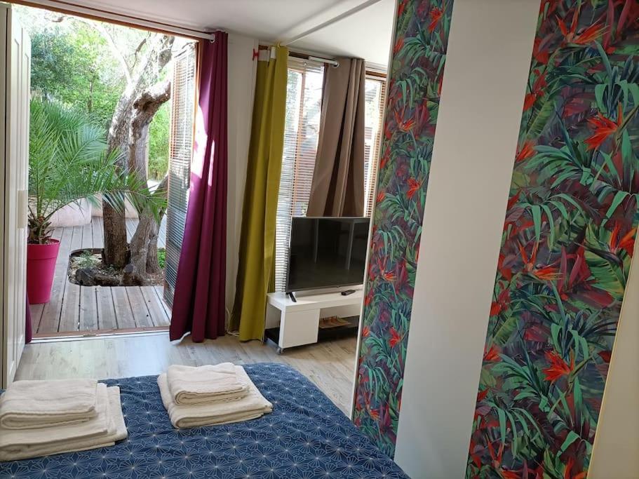 Studio Jacuzzi Prive A 8 Min A Pied De La Plage Apartment La Ciotat Exterior photo