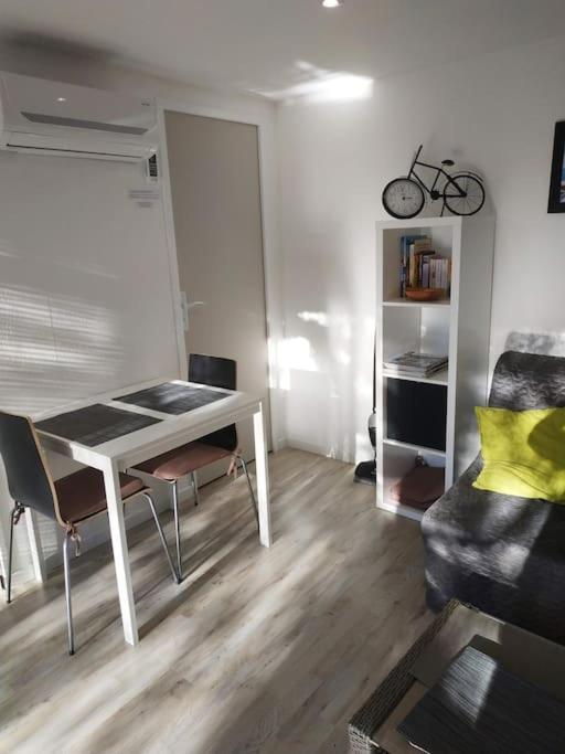 Studio Jacuzzi Prive A 8 Min A Pied De La Plage Apartment La Ciotat Exterior photo