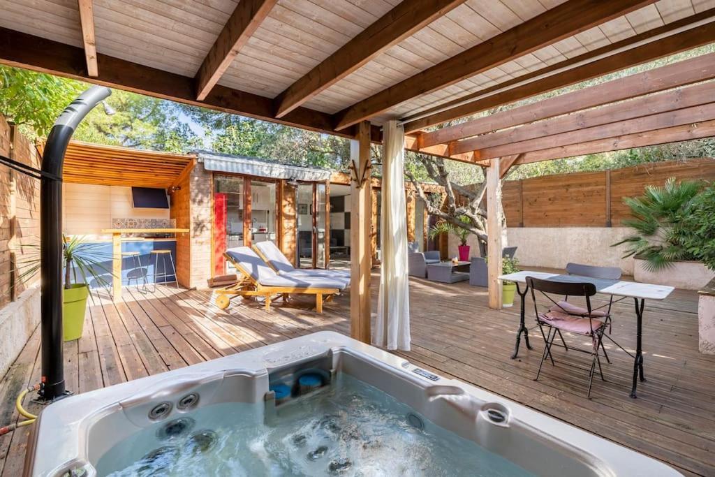 Studio Jacuzzi Prive A 8 Min A Pied De La Plage Apartment La Ciotat Exterior photo